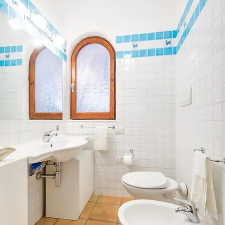 Ferienhaus Patrizia Con Piscina E Parco Area Chia