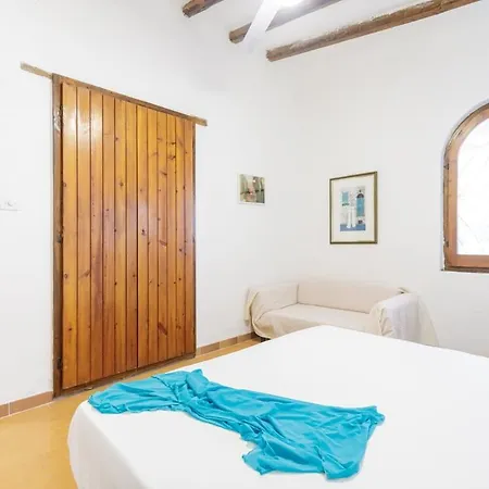 Ferienhaus Patrizia Con Piscina E Parco Area Chia
