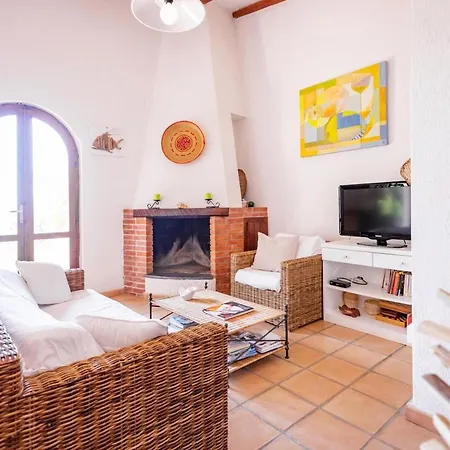 Ferienhaus Patrizia Con Piscina E Parco Area Chia *